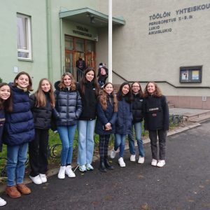 Kulttuurien kohtaamisia luokkahuoneessa: Lyhytaikaisen oppilasvaihdon hyödyt ja mahdollisuudet